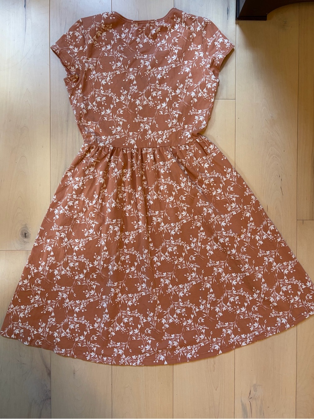 Pact Organic Cotton Fit & Flare Crossover Dress Rust Terracotta Floral Pockets S - Picture 2 of 10